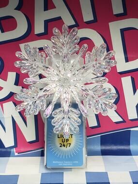 BBW White Snowflake Night Light Fragrance Wallflower Plug In Home Scent Decor